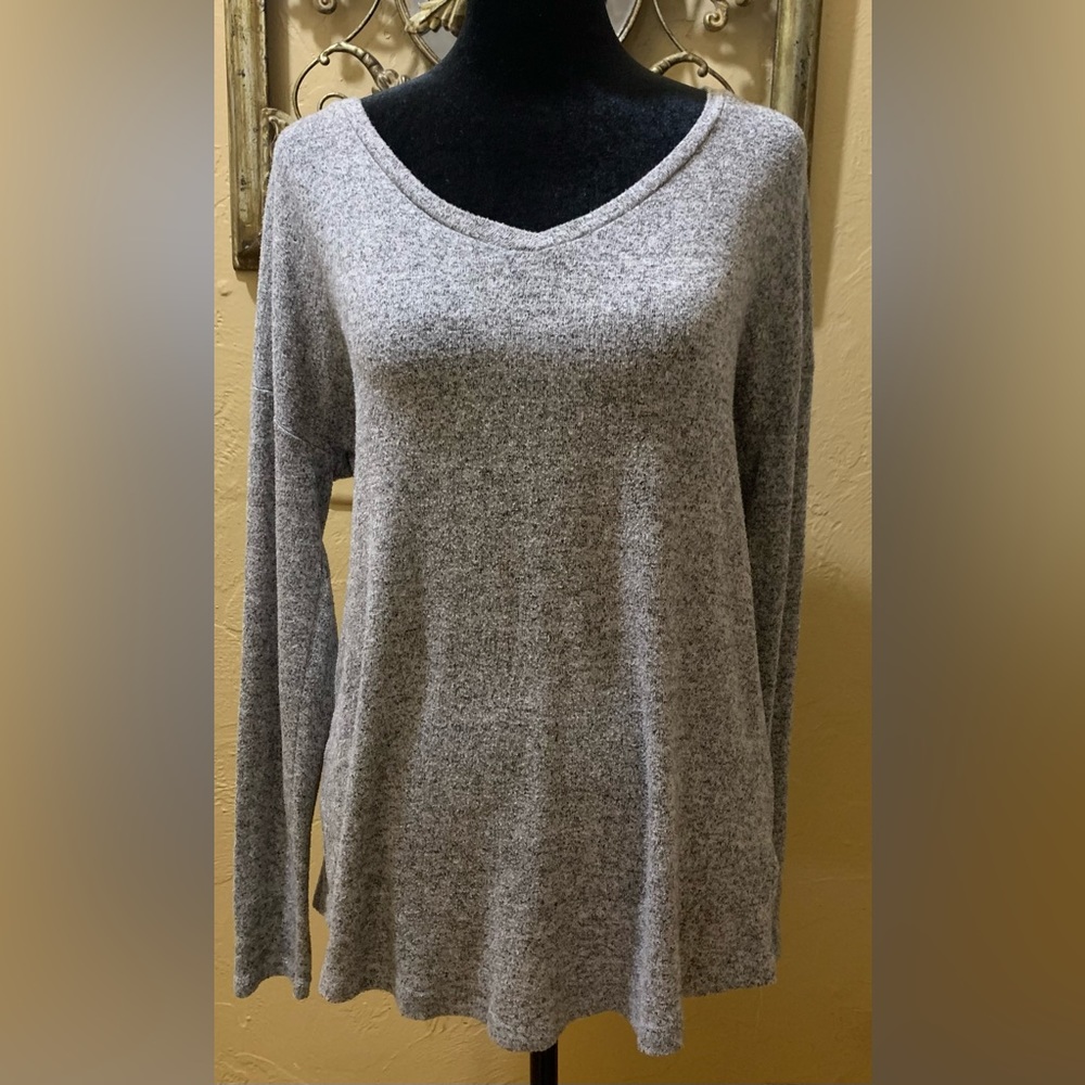 A New Day Gray V-Neck Lightweight Sweater Size Small